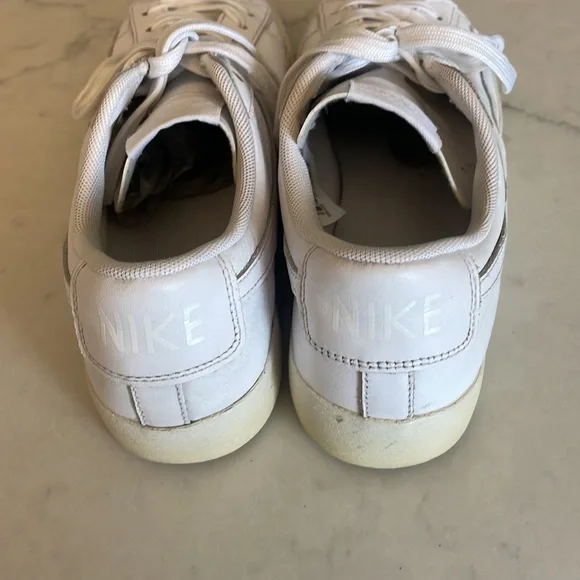 Nike Women’s Blazer Shoes Size 9 - Picture 3 of 4